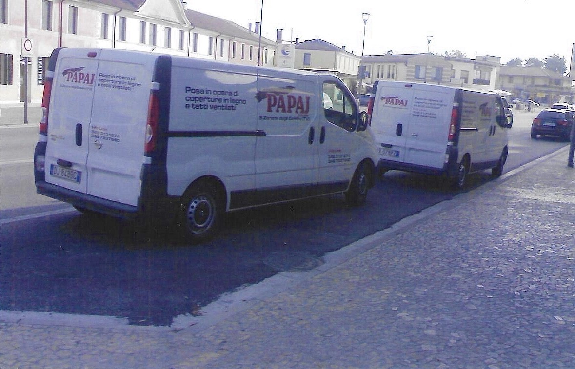 Tetto in legno realizzato da Papaj