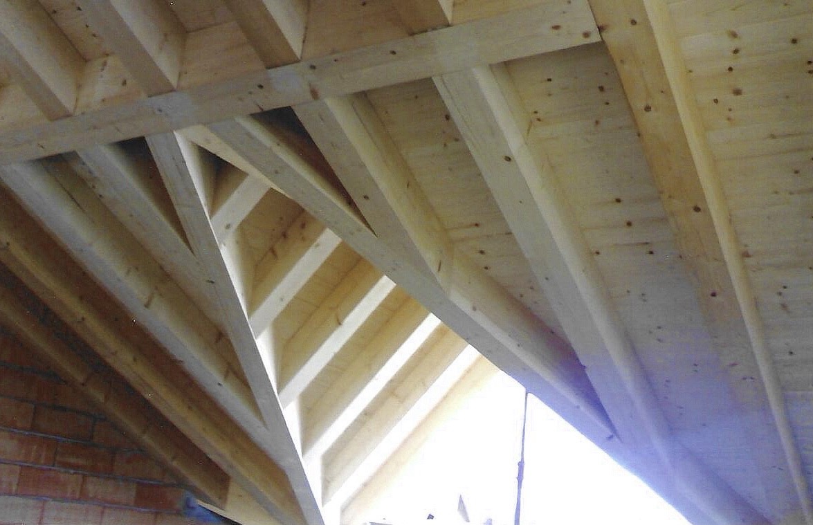 Tetto in legno realizzato da Papaj